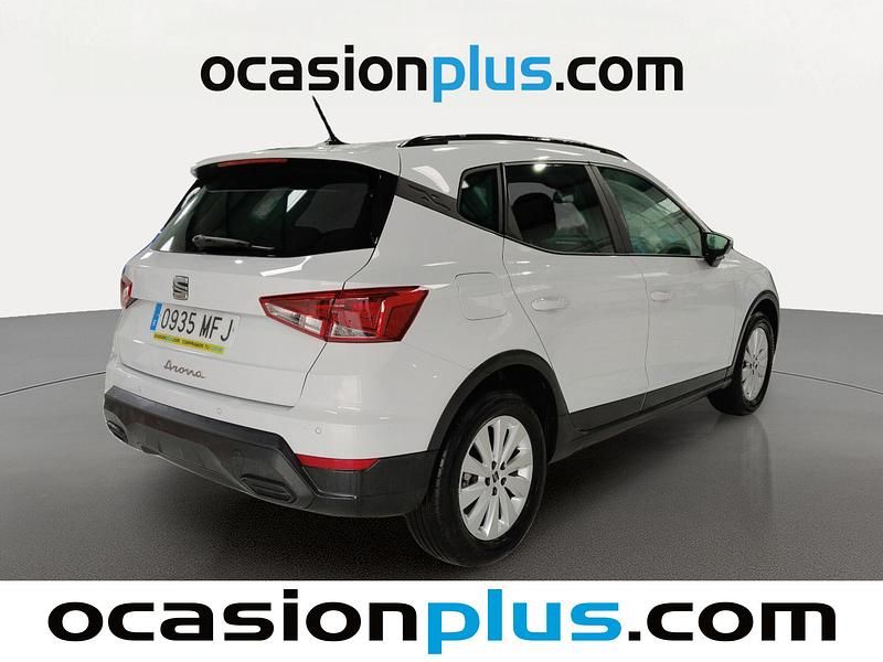 Usado Seat Arona Style 110 CV (80 kW) 2023 Blanco SUV