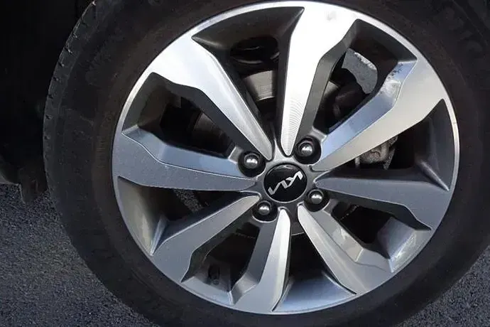 Usado Kia Stonic 100 CV (73 kW) 2023 SUV