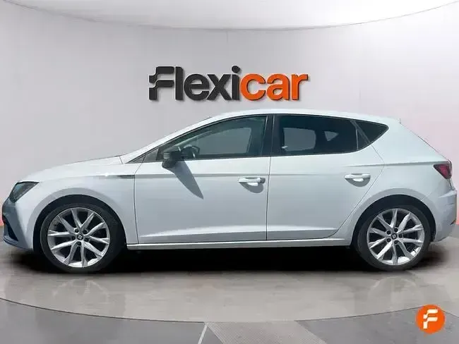 Usado Seat Leon FR 150 CV (110 kW) 2018 Blanco