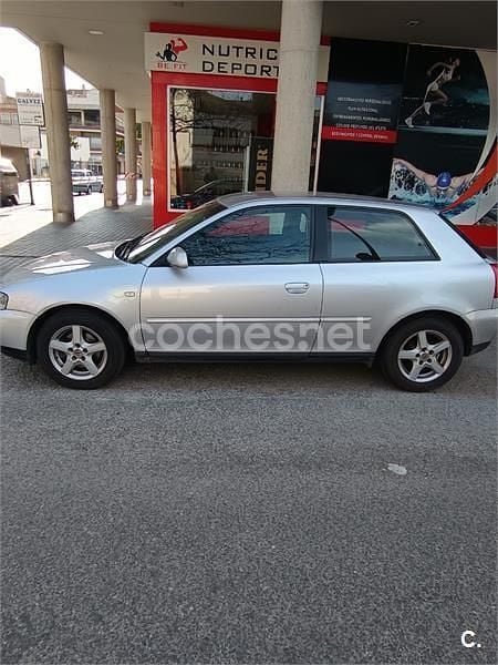 Usado Audi A3 Ambiente 105 CV (77 kW) 2005 Gris / plata Utilitario