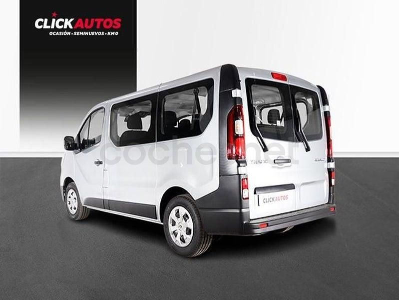 Usado Renault Trafic 110 CV (80 kW) 2023 Gris / plata Monovolumen