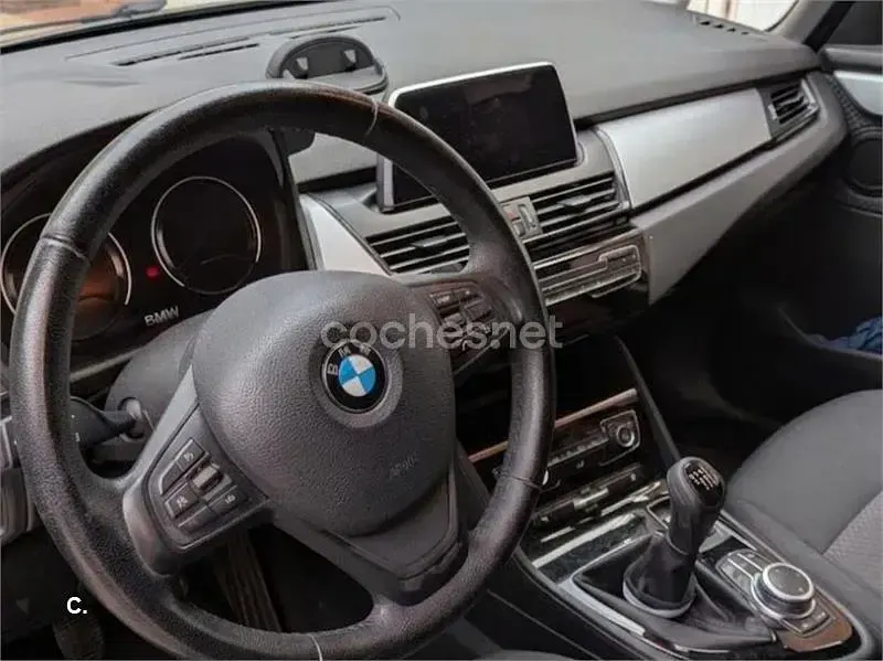 Usado BMW 218 150 CV (110 kW) 2018 Negro Familiar