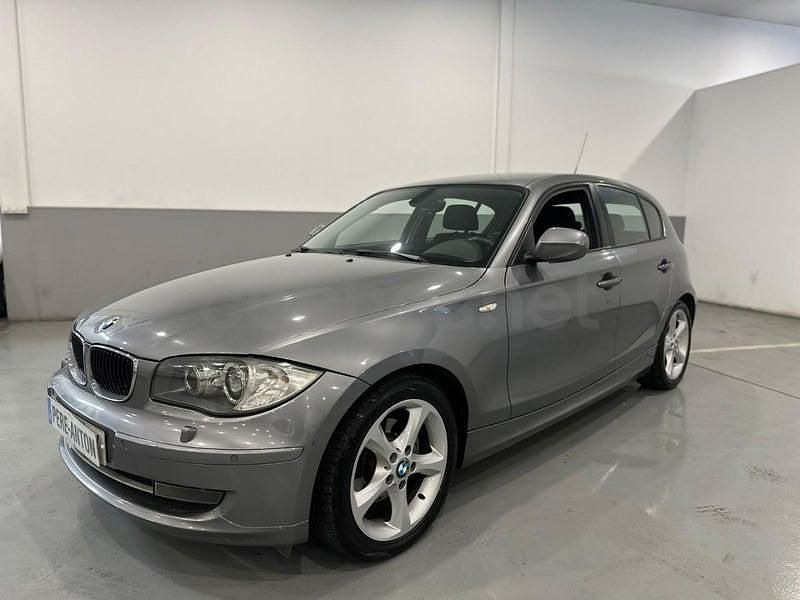 Usado BMW 118 143 CV (105 kW) 2011 Gris / plata Utilitario
