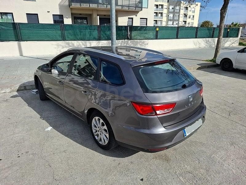 Usado Seat Leon Reference 110 CV (80 kW) 2016 Gris / plata Familiar