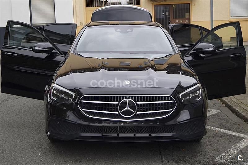 Usado Mercedes E300 320 CV (235 kW) 2023 Negro Berlina