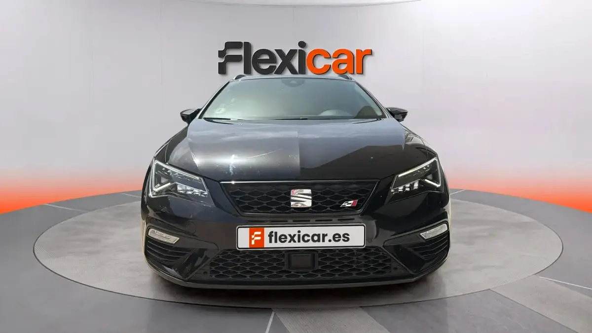 Usado Seat Leon CUPRA 300 CV (220 kW) 2018 Negro Berlina