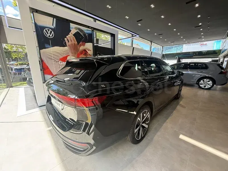 Nuevo VW Passat Business 272 CV (200 kW) 2025 Negro Familiar