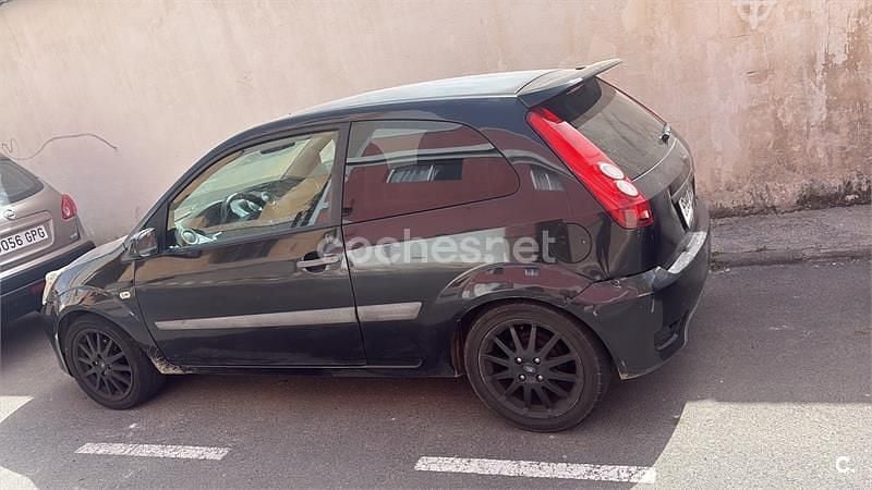 Usado Ford Fiesta Sport 100 CV (73 kW) 2007 Negro Utilitario