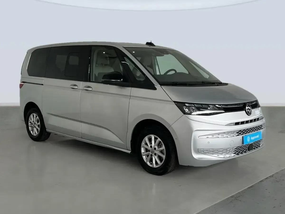 Usado VW Multivan 150 CV (110 kW) 2025 Gris plata Monovolumen