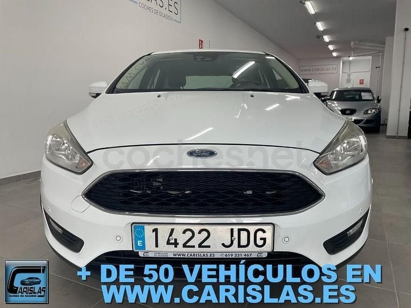 Usado Ford Focus Trend 95 CV (69 kW) 2015 Blanco Berlina