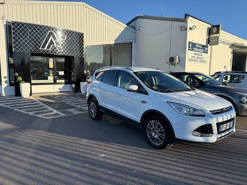 Usado Ford Kuga Titanium 140 CV (102 kW) 2014 Blanco SUV