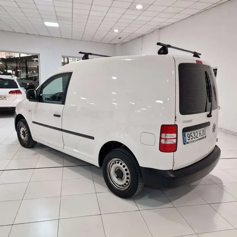Usado VW Caddy Pro 75 CV (55 kW) 2012 Blanco Monovolumen