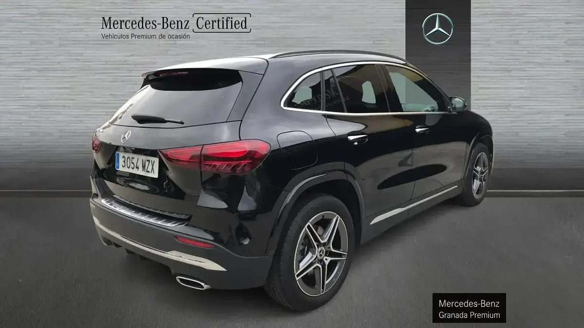 Usado Mercedes GLA250 AMG line 218 CV (160 kW) 2025 Negro noche SUV