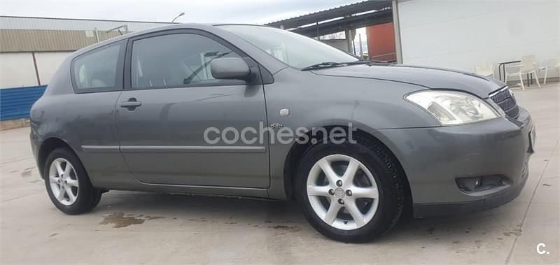 Usado Toyota Corolla Sol 116 CV (85 kW) 2004 Gris / plata Berlina