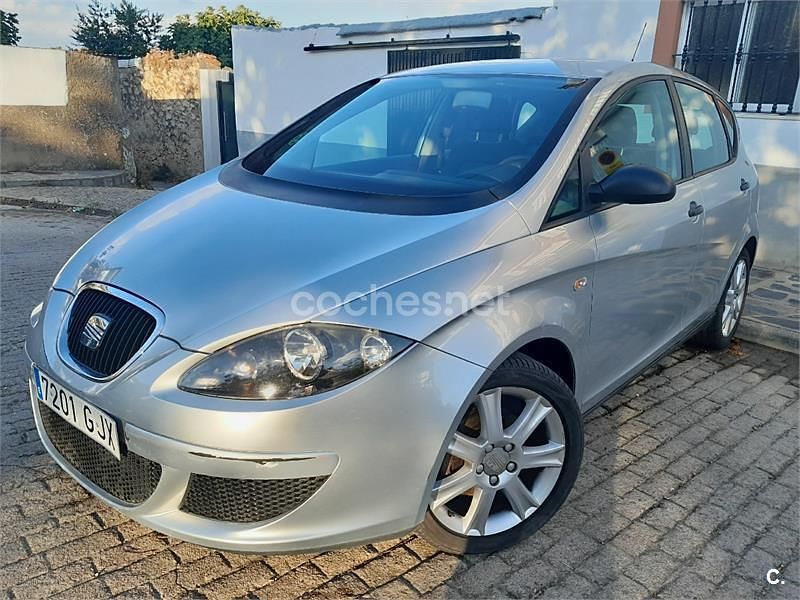 Gris / plata Usado 2008 Seat Altea Reference Monovolumen | 7000 € (Precio justo) - Imagen 1/4