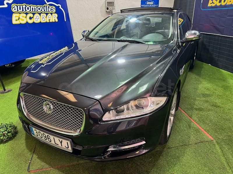 Usado Jaguar XJ Premium Luxury 275 CV (202 kW) 2015 Gris / plata Berlina