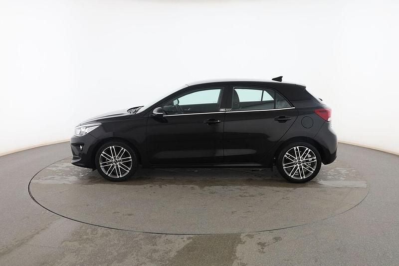 Usado Kia Rio 101 CV (74 kW) 2021 Negro Berlina