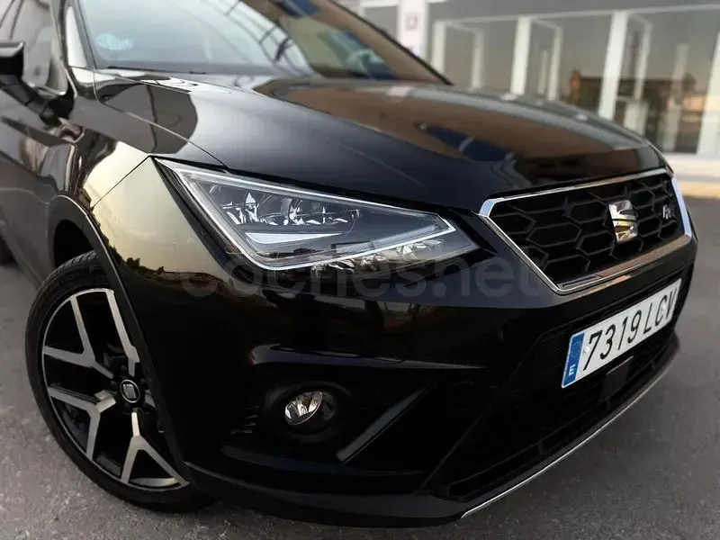 Usado Seat Arona Ecomotive 115 CV (84 kW) 2019 Negro SUV