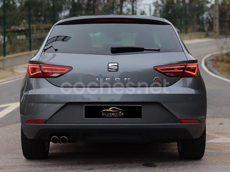 Usado Seat Leon FR 184 CV (135 kW) 2018 Gris / plata Berlina
