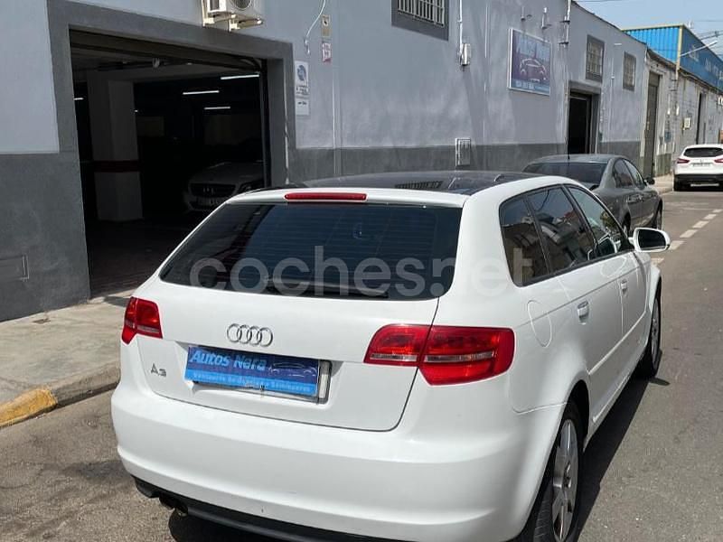 Usado Audi A3 Attraction 125 CV (91 kW) 2011 Blanco Berlina