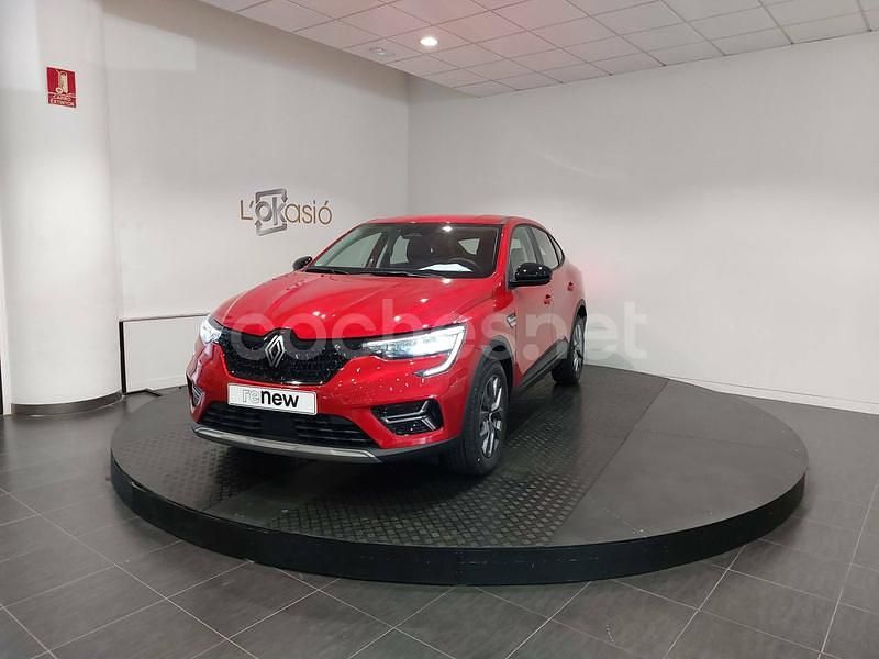 Rojo Usado 2025 Renault Arkana Evolution SUV | 31.893 € - Imagen 1/4