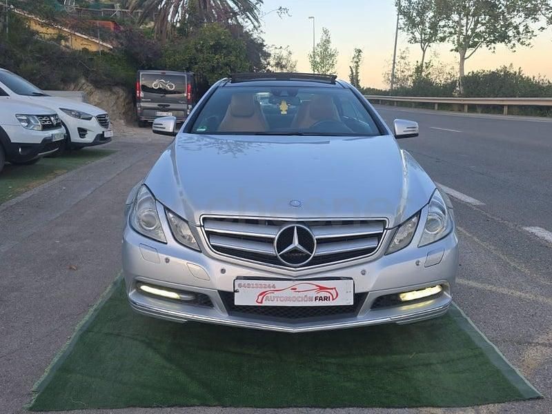 Usado Mercedes E220 170 CV (125 kW) 2012 Gris / plata Coupe