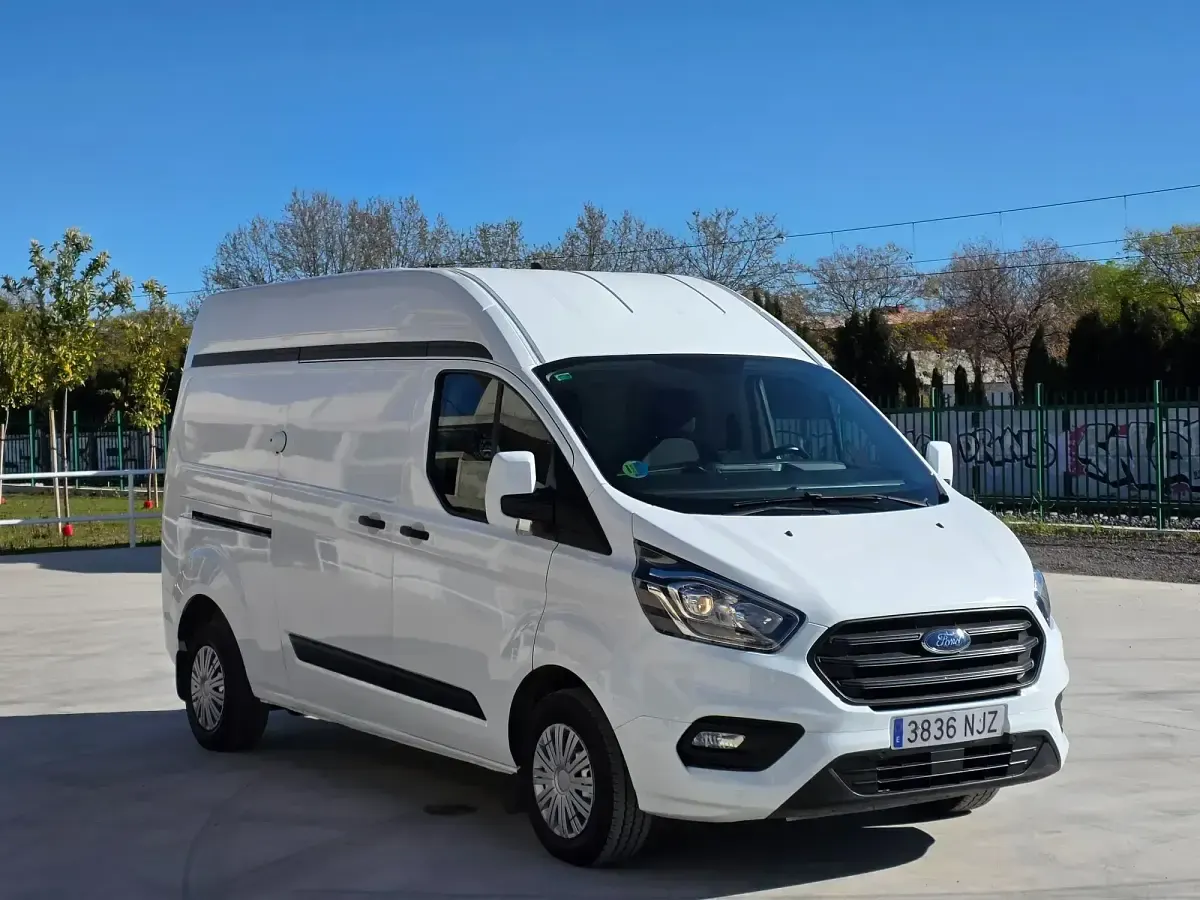 Usado Ford Transit Custom Trend 170 CV (125 kW) 2022 Blanco Van