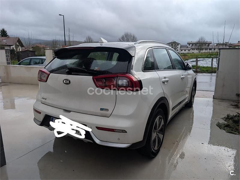 Usado Kia Niro 141 CV (103 kW) 2017 Blanco SUV