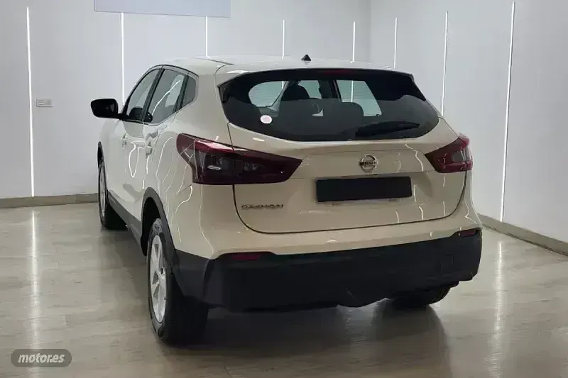Usado Nissan Qashqai Acenta 140 CV (102 kW) 2021 Blanco SUV