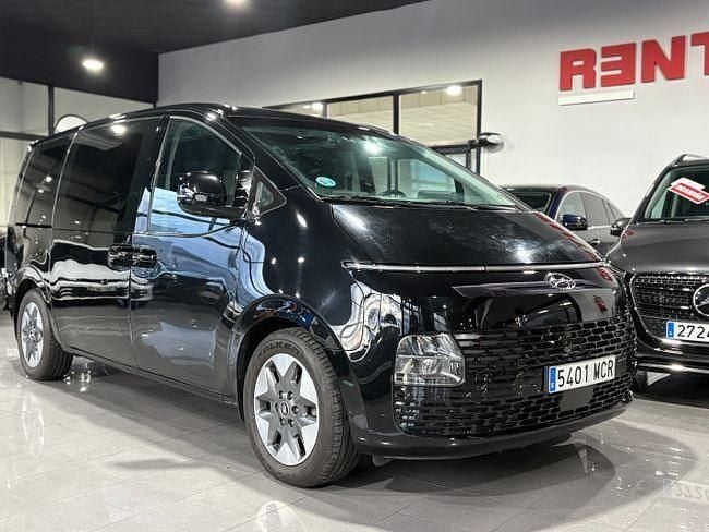 Usado Hyundai Staria 177 CV (130 kW) 2023 Negro Monovolumen