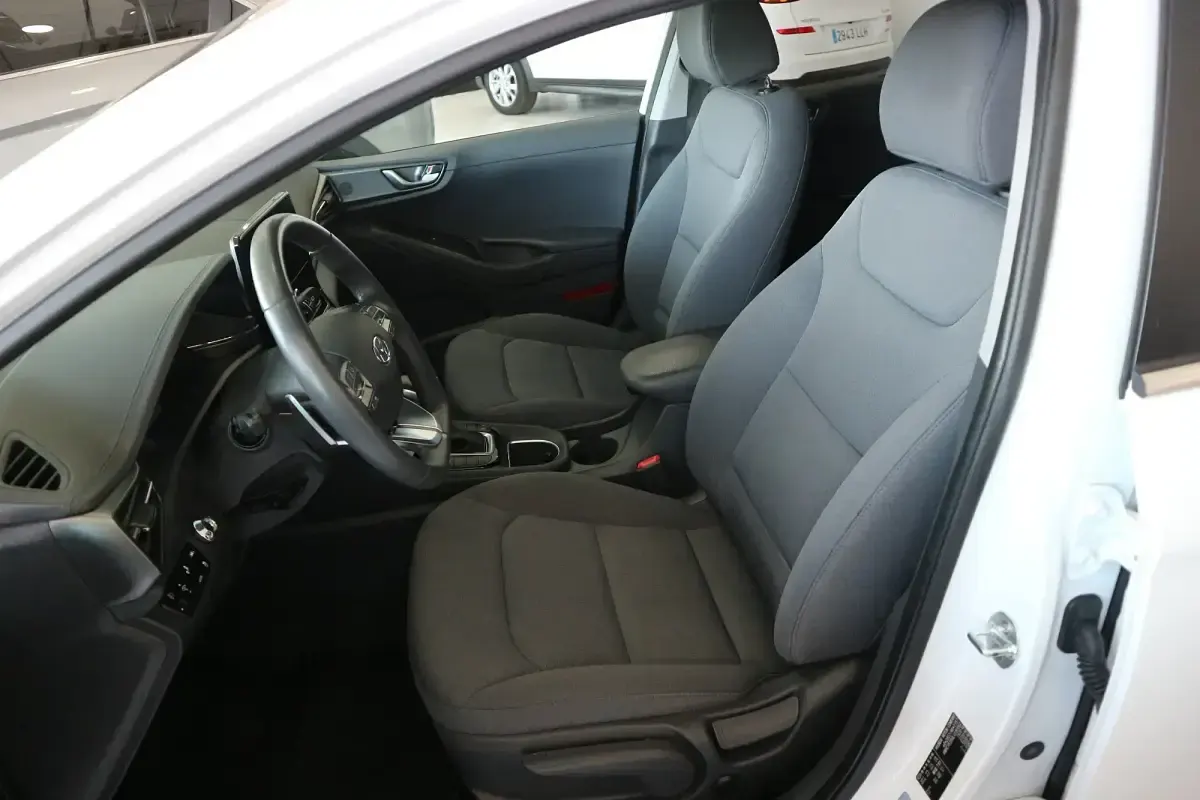 Usado Hyundai Ioniq 141 CV (103 kW) 2020 Blanco Utilitario