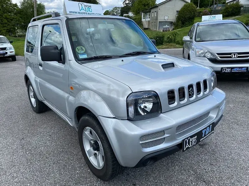 Usado Suzuki Jimny 86 CV (63 kW) 2006 Gris / plata SUV