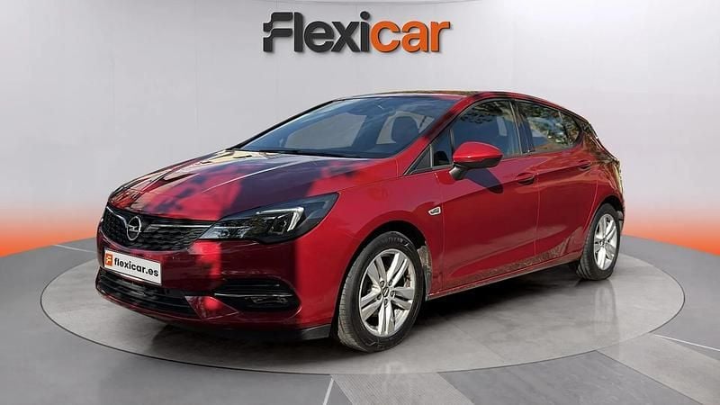 Usado Opel Astra Business Elegance 145 CV (106 kW) 2020 Rojo Familiar