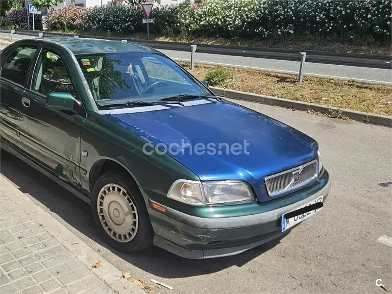 Usado Volvo S40 105 CV (77 kW) 1999 Verde Berlina