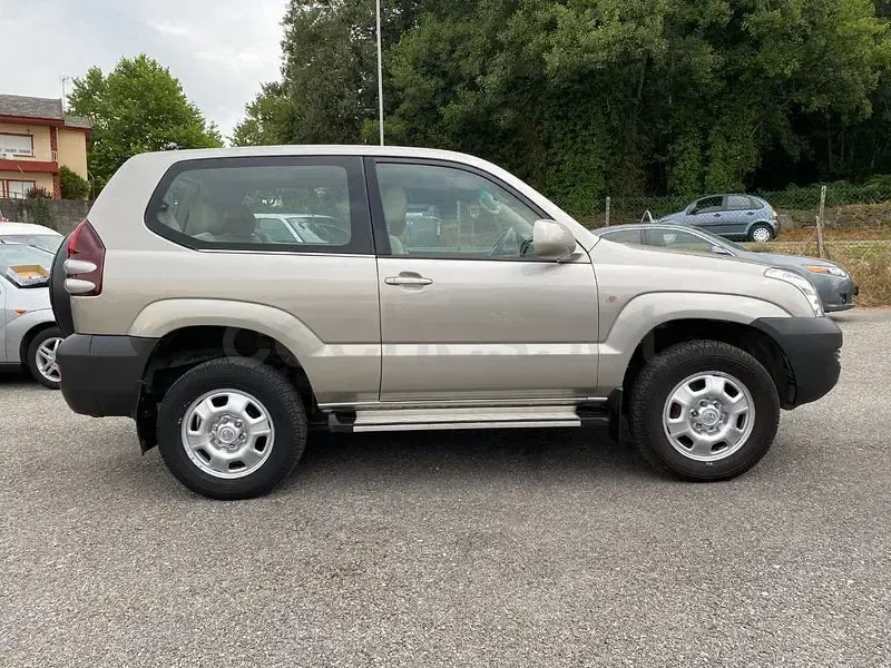 Usado Toyota Land Cruiser 166 CV (122 kW) 2004 Gris / plata SUV