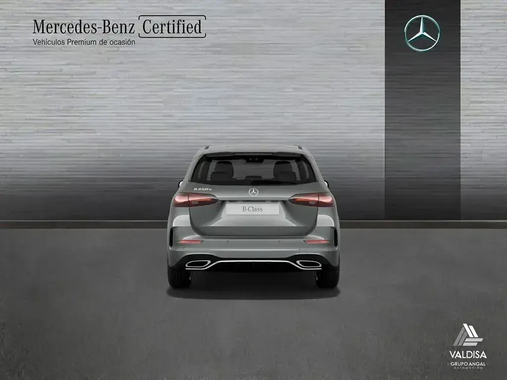 Usado Mercedes B250e 218 CV (160 kW) 2025 Gris montaña Utilitario
