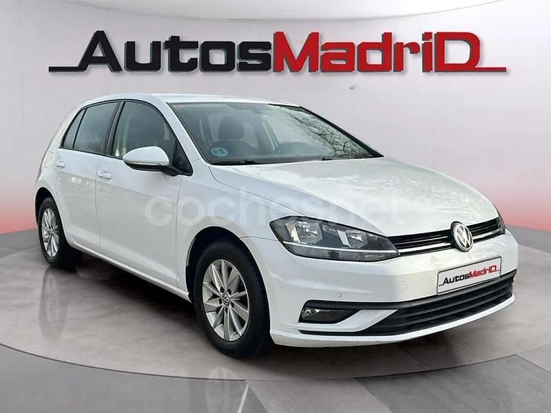 Blanco Usado 2019 VW Golf Edition Berlina | 13.990 € (Precio justo) - Imagen 1/4