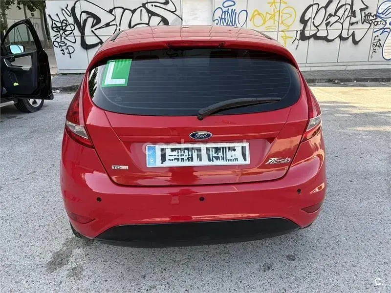 Usado Ford Fiesta Titanium 90 CV (66 kW) 2009 Rojo Berlina
