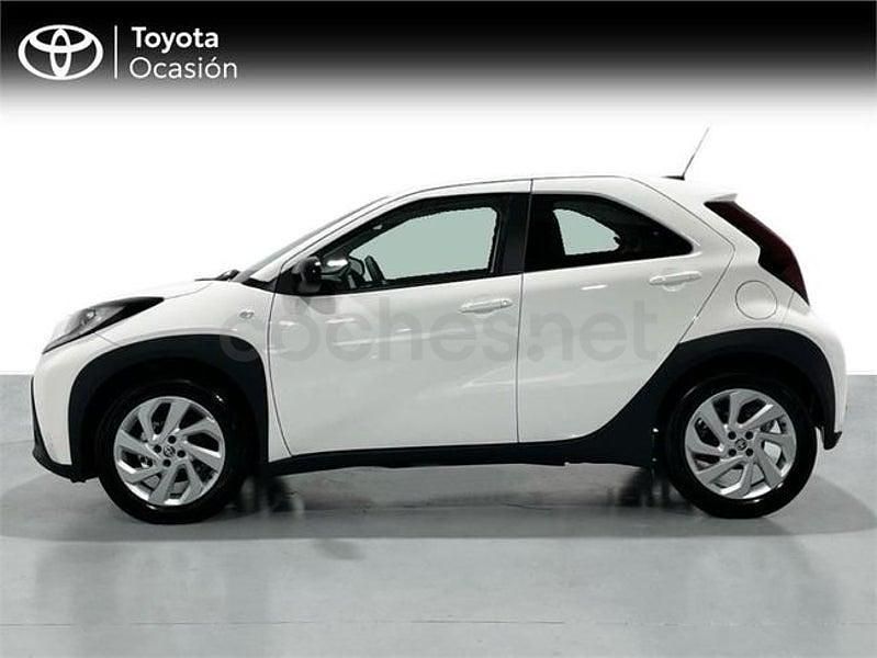 Usado Toyota Aygo X Play 72 CV (52 kW) 2022 Blanco SUV