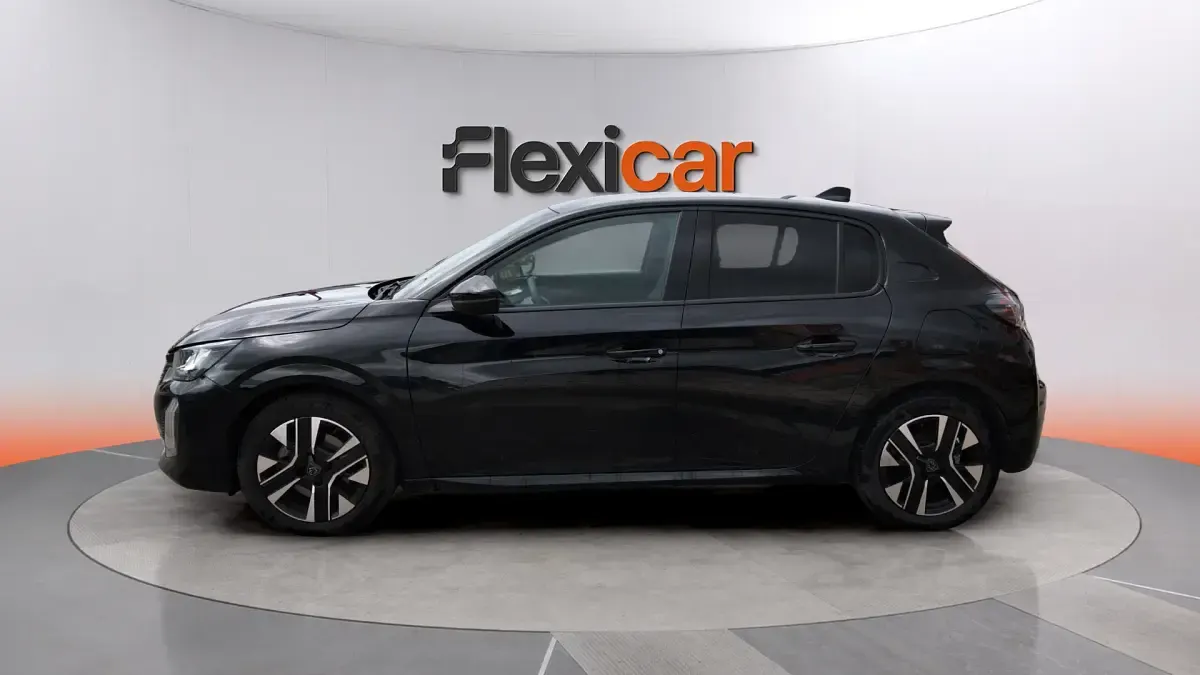 Usado Peugeot 208 Allure 101 CV (74 kW) 2025 Negro Utilitario