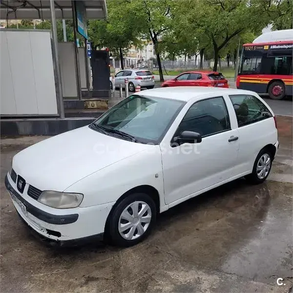 Usado Seat Ibiza 90 CV (66 kW) 2002 Blanco Utilitario