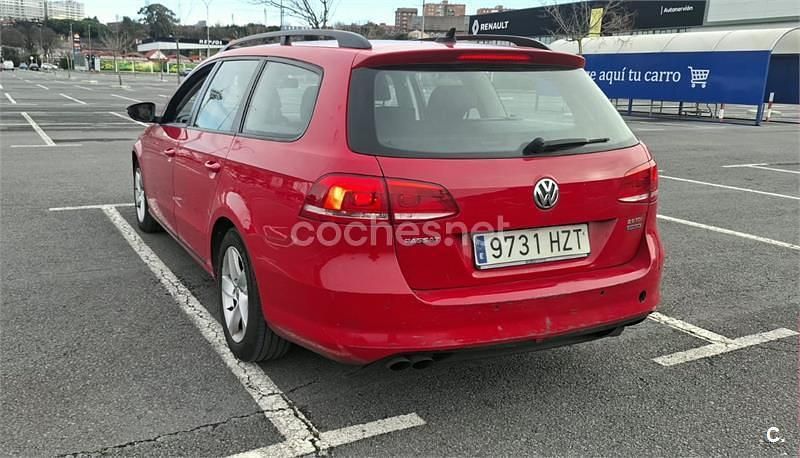 Usado VW Passat Highline 140 CV (102 kW) 2012 Rojo Familiar