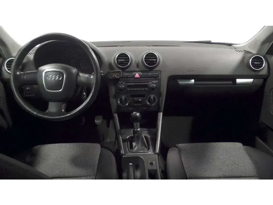 Usado Audi A3 Sportback Ambition 105 CV (77 kW) 2005 Gris Utilitario
