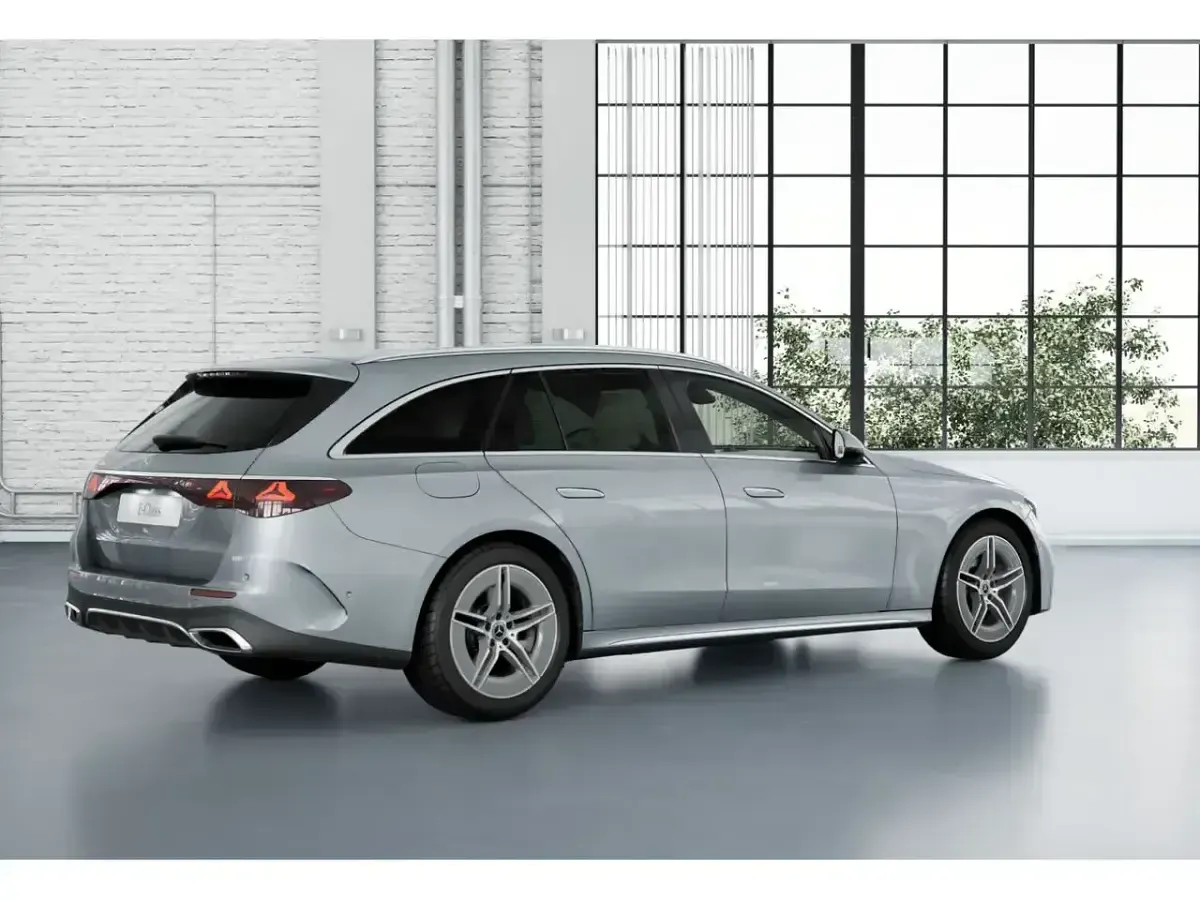 Nuevo Mercedes E300 312 CV (229 kW) 2025 Gris Familiar