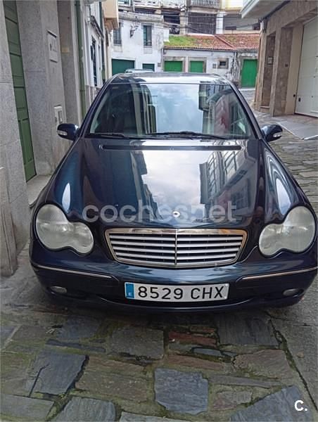 Usado Mercedes C220 Elegance 143 CV (105 kW) 2003 Azul Berlina