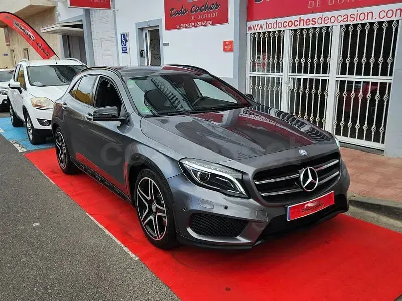 Usado Mercedes GLA220 AMG line 170 CV (125 kW) 2015 Gris / plata SUV