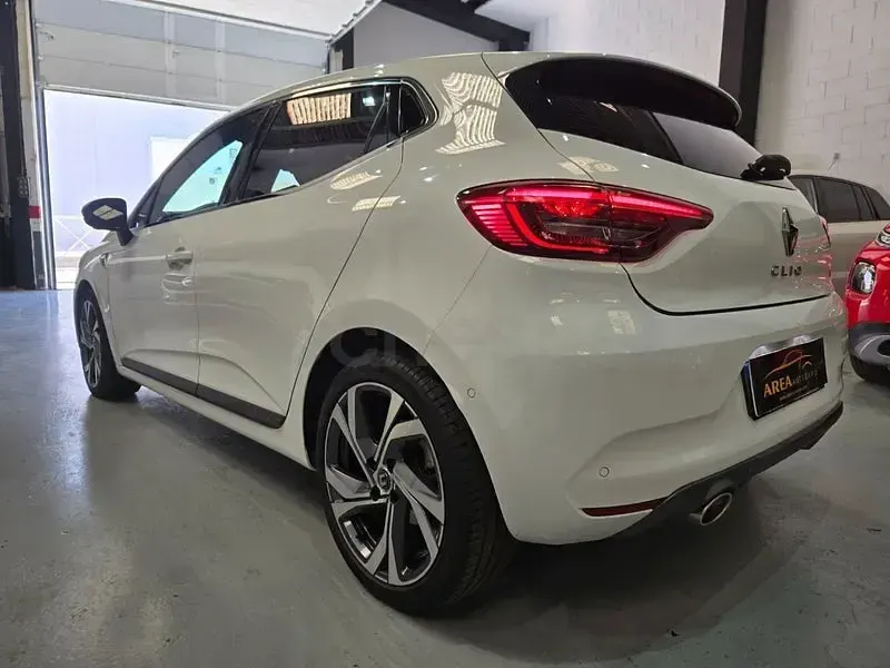 Usado Renault Clio V RS Line 90 CV (66 kW) 2021 Blanco Berlina