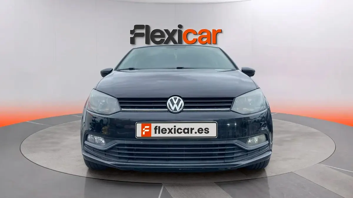 Usado VW Polo Advance 71 CV (52 kW) 2014 Gris Berlina