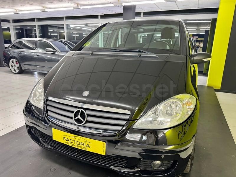 Usado Mercedes A180 Elegance 109 CV (80 kW) 2007 Negro Monovolumen