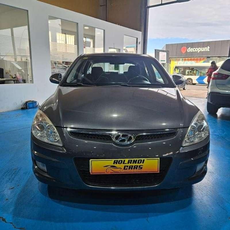 Usado Hyundai i30 Classic 109 CV (80 kW) 2008 Gris / plata Utilitario